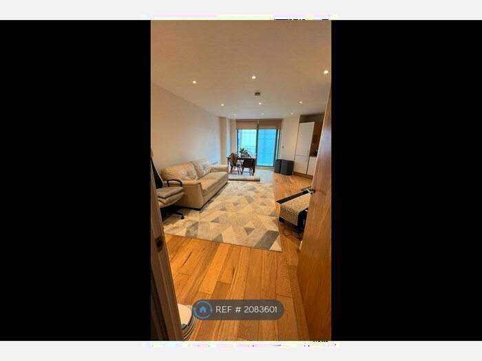 2 Bedroom Flat To Rent In Bute Terrace, Cardiff, CF10