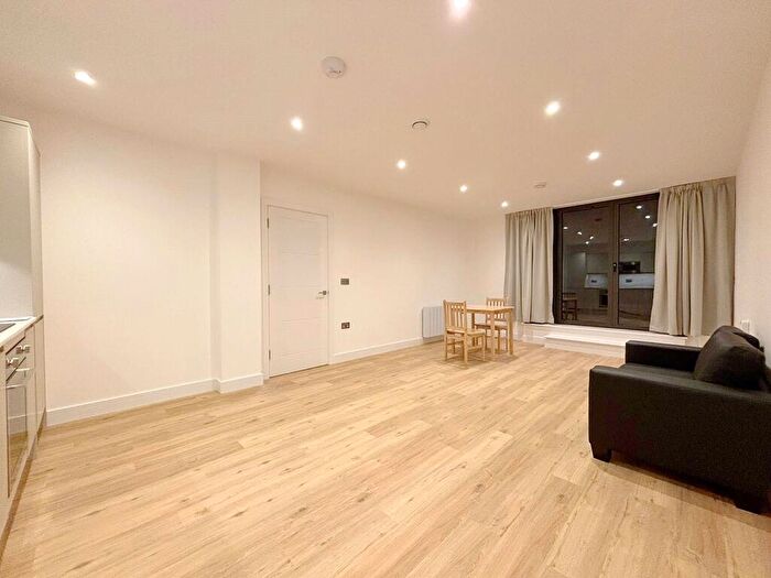 1 Bedroom Flat To Rent In Farnborough Road, Farnborough, Surrey, GU14