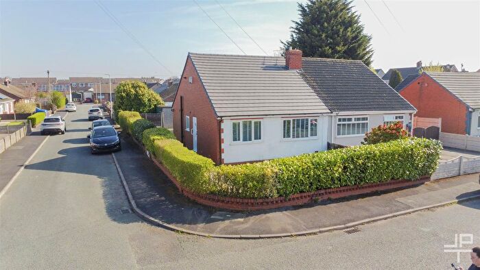 2 Bedroom Semi Detached Bungalow To Rent In Tewkesbury Road, Golborne, Warrington, WA3