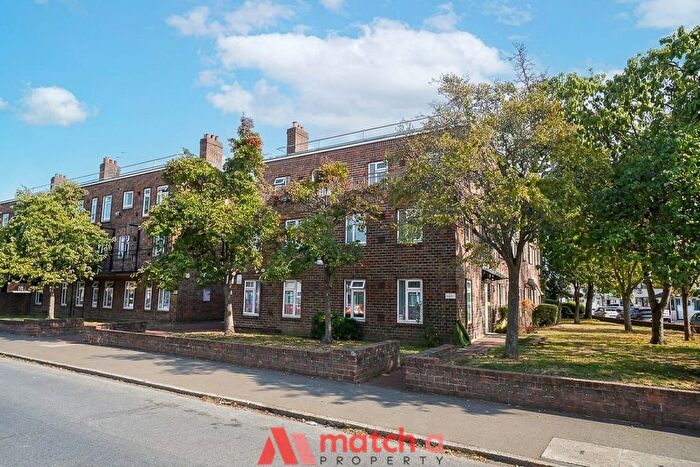 1 Bedroom Flat For Sale In Springwell Road, Hounslow, TW5