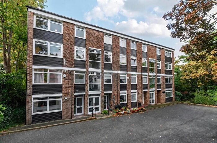 3 Bedroom Apartment For Sale In Lubbock Road, Chislehurst, Kent, BR7