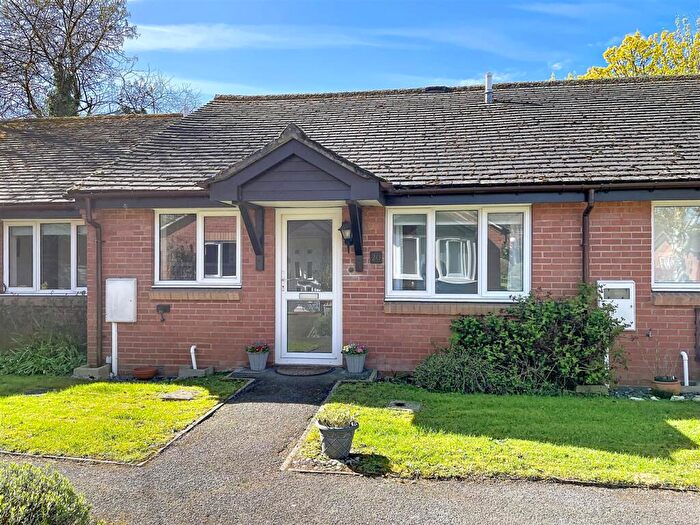 2 Bedroom Terraced Bungalow For Sale In Ashdene Gardens, Kenilworth, CV8