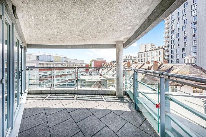 2 Bedroom Flat For Sale In Centrium, Station Approach, Woking, GU22
