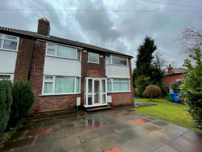 2 Bedroom Apartment To Rent In Parrs Wood Road, Manchester, M20