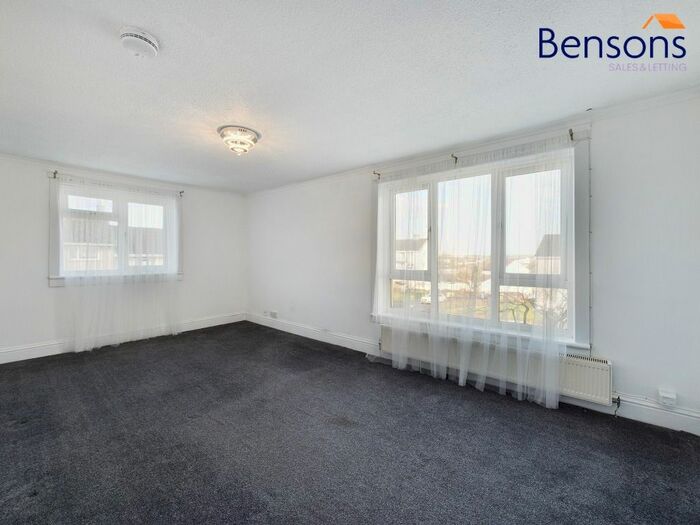 2 Bedroom Flat To Rent In Elphinstone Crescent, Murray, East Kilbride