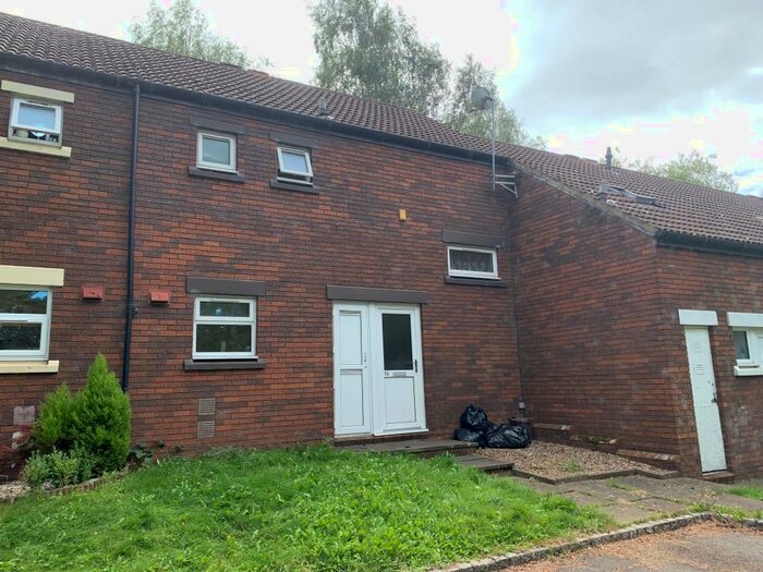 2 Bedroom House To Rent In Newstone Crescent, Northampton, NN4