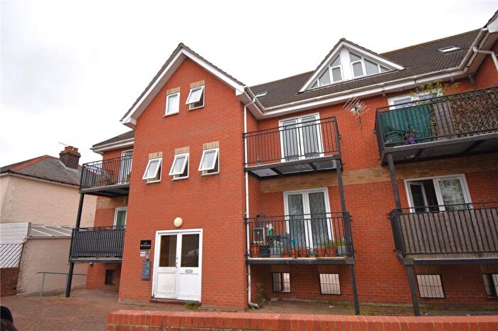 1 Bedroom Apartment For Sale In Stour Road, Harwich, Essex, CO12
