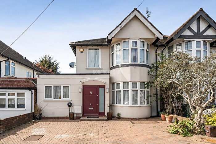 3 Bedroom Semi Detached House For Sale In Selvage Lane, Mill Hill, NW7