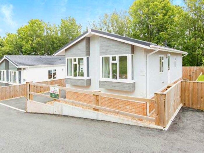 2 Bedroom Park Home For Sale In Yeovil Marsh, Yeovil, BA21