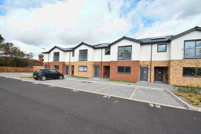 2 Bedroom Apartment To Rent In Peel Close, Gerrards Cross, SL9