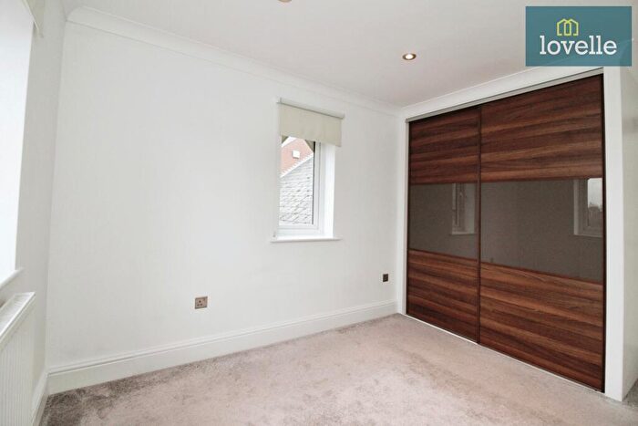 2 Bedroom Flat For Sale In Grosvenor Crescent, Grimsby, DN32