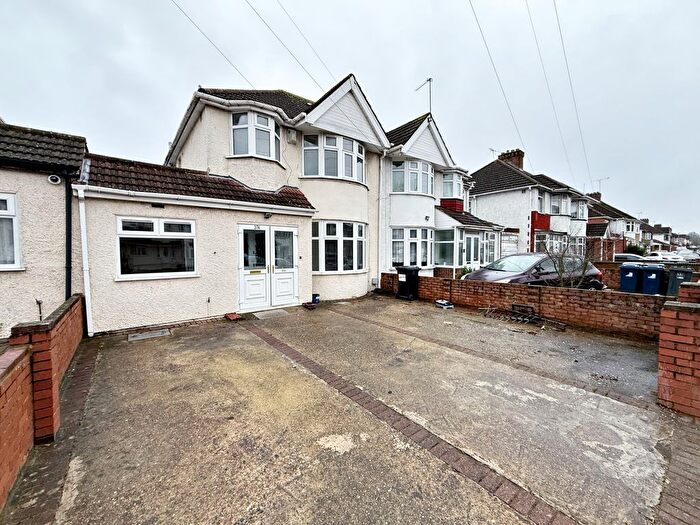 4 Bedroom Semi Detached House To Rent In Lady Margaret Road, Southall, UB1
