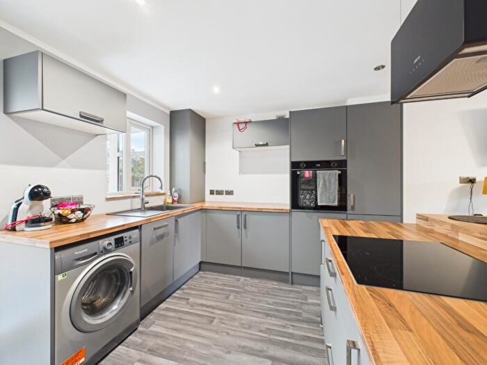 2 Bedroom End Of Terrace House For Sale In Berberis Close, Hull, HU3