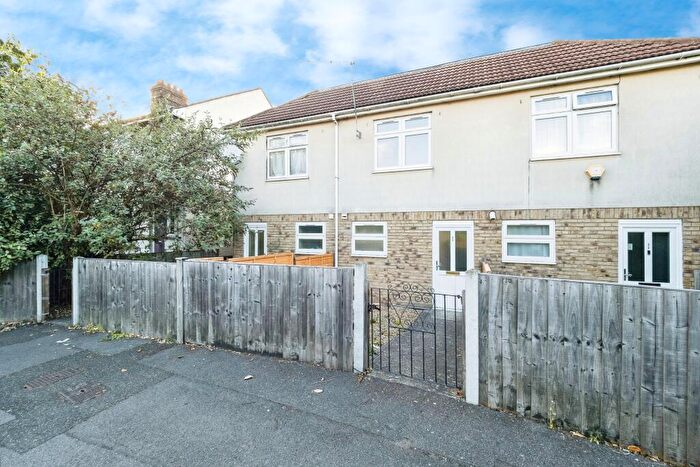 2 Bedroom Terraced House To Rent In Oldchurch Road, RM7