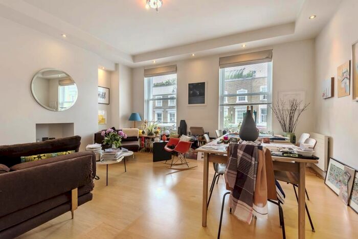 3 Bedroom Flat To Rent In Golborne Road, North Kensington, W10