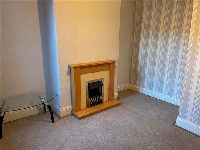 2 Bedroom Apartment To Rent In Kingscliffe Street, Manchester, M9
