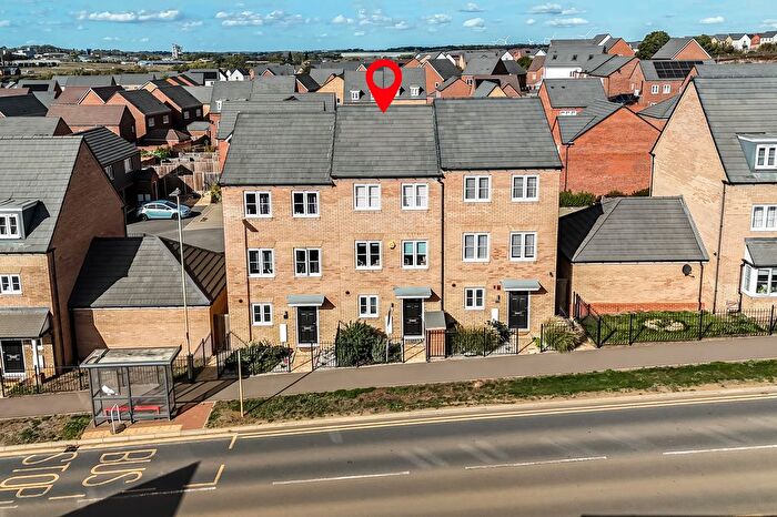 3 Bedroom Town House For Sale In Driver Way, Wellingborough, NN8