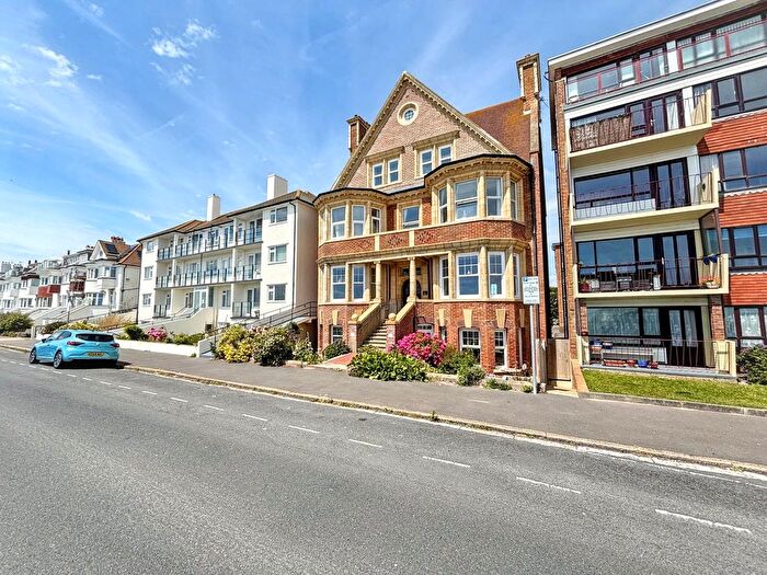 2 Bedroom Flat For Sale In West Parade, Bexhill-On-Sea, TN39