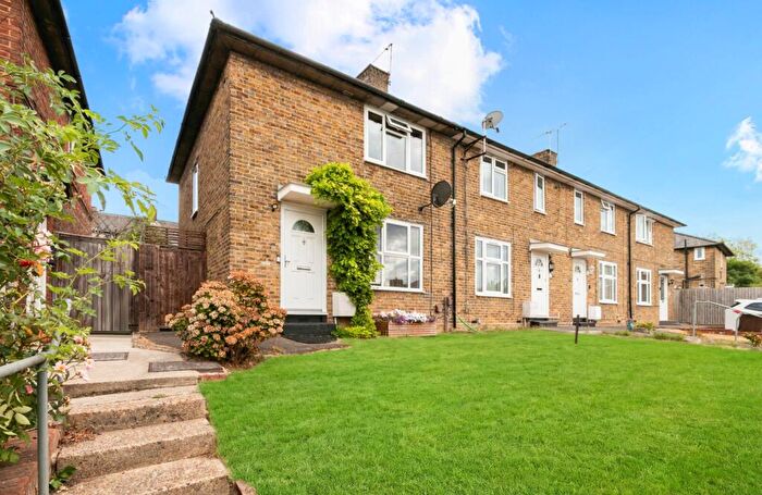 3 Bedroom End Of Terrace House For Sale In Halesowen Road, Morden, SM4