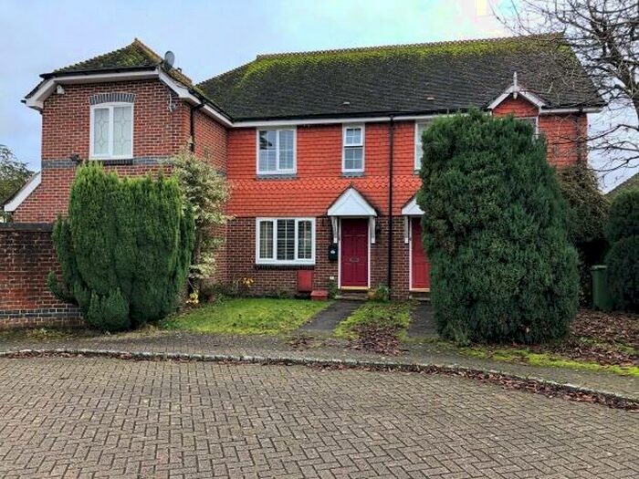 2 Bedroom House To Rent In Wordsworth Place, Horsham, RH12