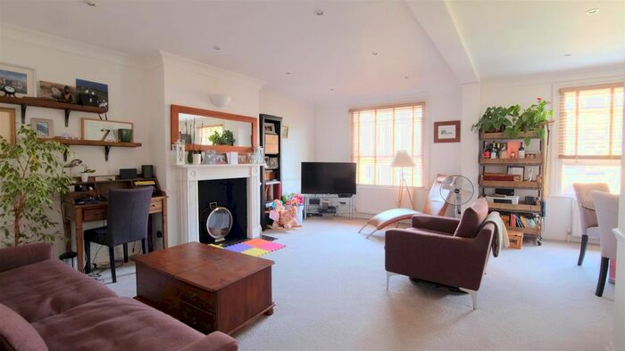 2 Bedroom Flat To Rent In Carriage House, Randolph Avenue, W9