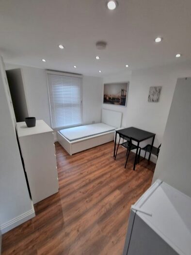 3 Bedroom Flat To Rent In Hadham Road, Bishop's Stortford, CM23