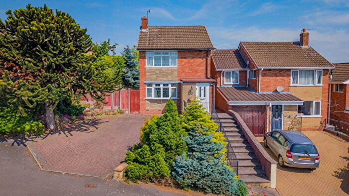 3 Bedroom Detached House For Sale In Sandringham Road, Wordsley, Stourbridge, DY8