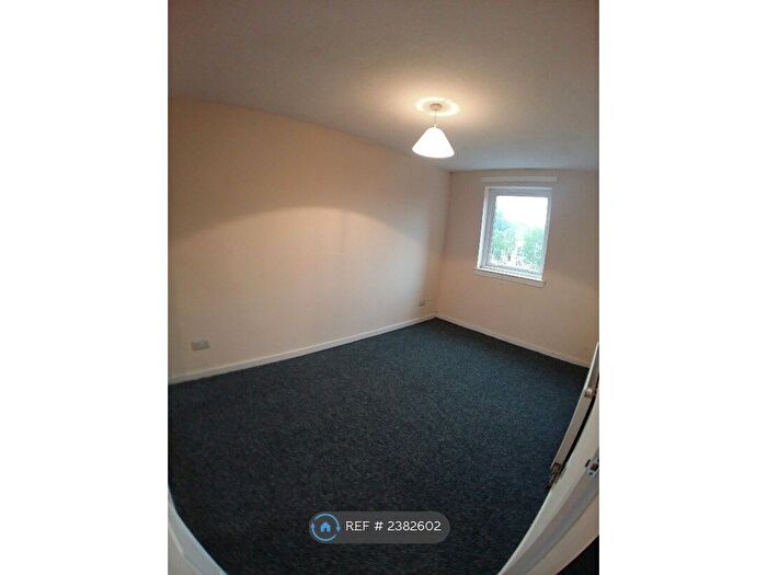 2 Bedroom Flat To Rent In Helenvale Street, Glasgow, G31