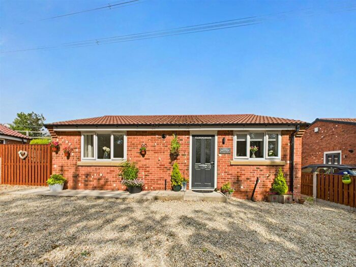 2 Bedroom Detached Bungalow For Sale In High Street, Brotherton, Knottingley, WF11