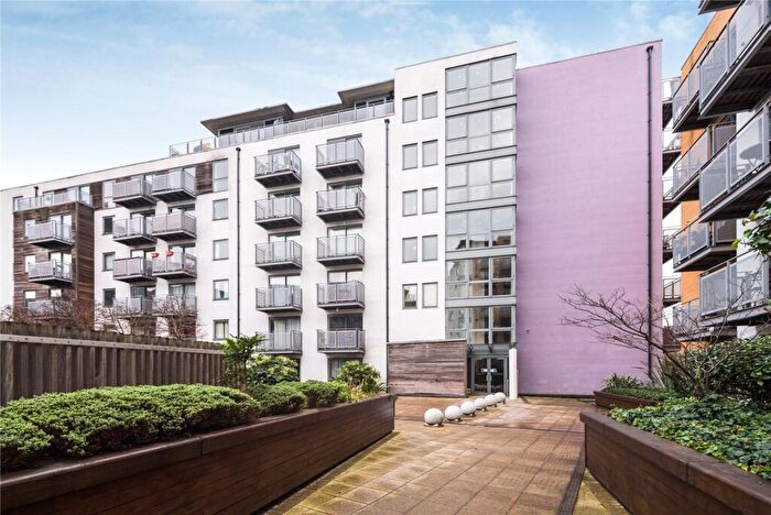 2 Bedroom Apartment To Rent In Deals Gateway, Lewisham, London, SE13