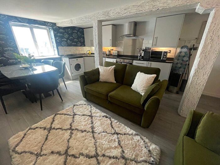 2 Bedroom Flat To Rent In Henning's Wharf, Poole, BH15