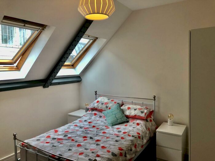 2 Bedroom Apartment To Rent In Langley Building, M1