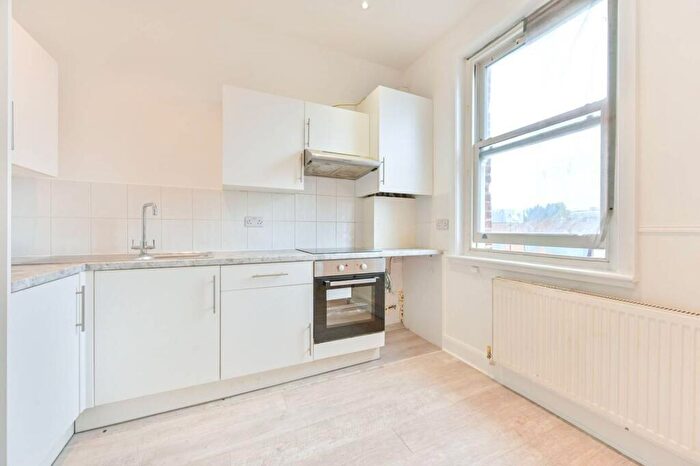 3 Bedroom Flat To Rent In Craven Park Road, Harlesden, NW10