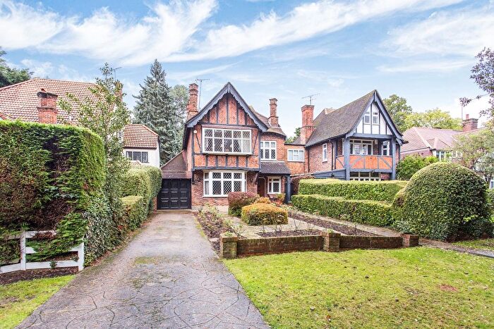 4 Bedroom Detached House To Rent In Canons Drive, Canons Park, Edgware, HA8