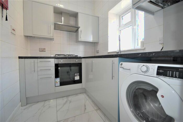 2 Bedroom Apartment To Rent In London Road, West Croydon, Croydon, CR0