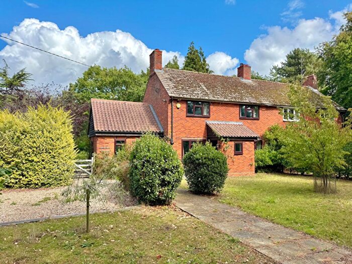 3 Bedroom Semi-Detached House For Sale In The Walks, Bromeswell, Woodbridge, IP12