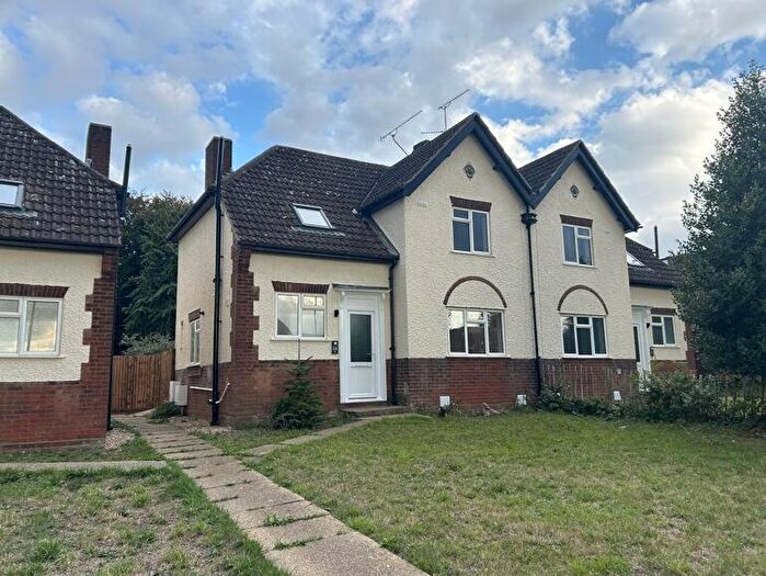 3 Bedroom Semi-Detached House To Rent In Hall Road, Aylesford, Kent, ME20