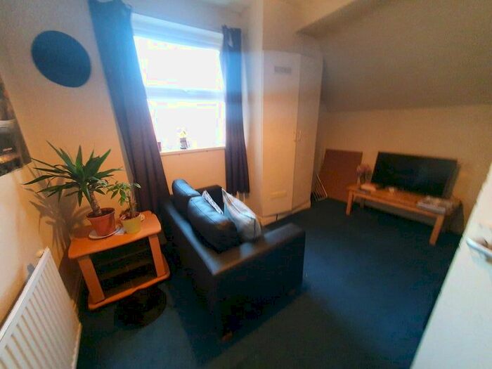 2 Bedroom Flat To Rent In Egerton Rd, Fallowfield Manchester, M14