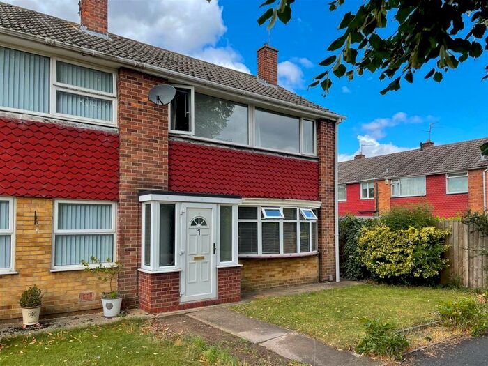 3 Bedroom Town House To Rent In Shanklin Gardens, Leicester Forest East, Leicester, LE3