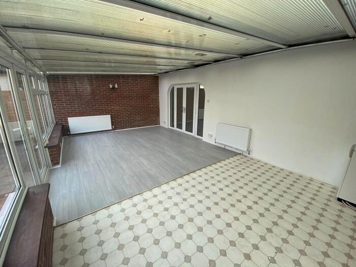 2 Bedroom Detached Bungalow To Rent In Bradfield Southend, West Berkshire, RG7