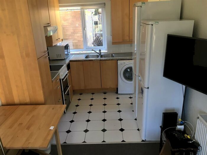 5 Bedroom Terraced House To Rent In Leahurst Crescent, Harborne, Birmingham, B17