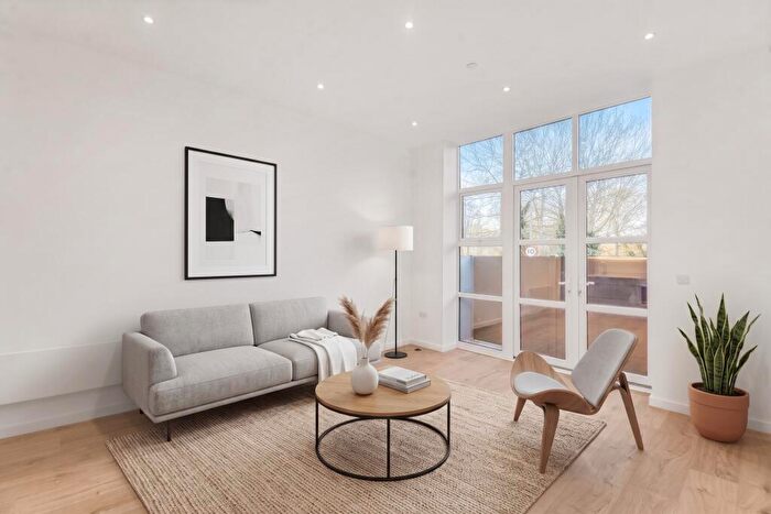 1 Bedroom Flat To Rent In **Limited Offer: £. Rent Contribution - Sunrise Parkway, Milton Keynes, MK14