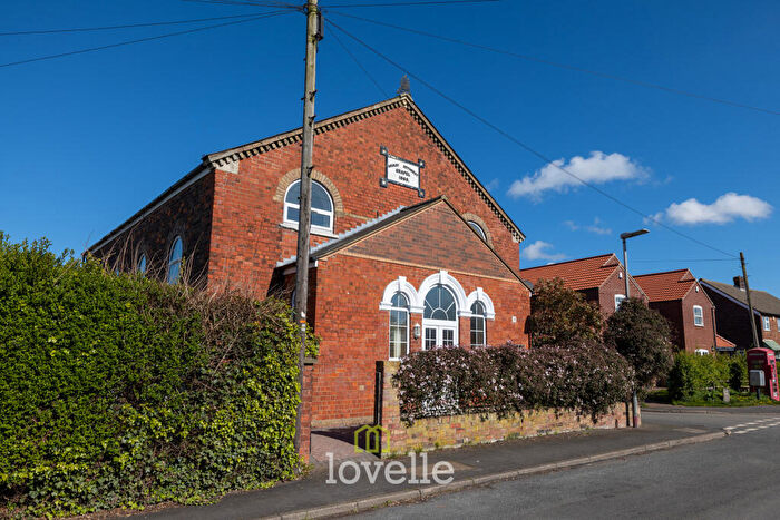 3 Bedroom Semi Detached House For Sale In Chapel Road, Habrough, DN40