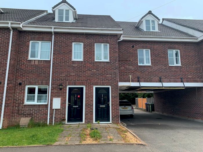 3 Bedroom House To Rent In Studley Court, Studley, B80