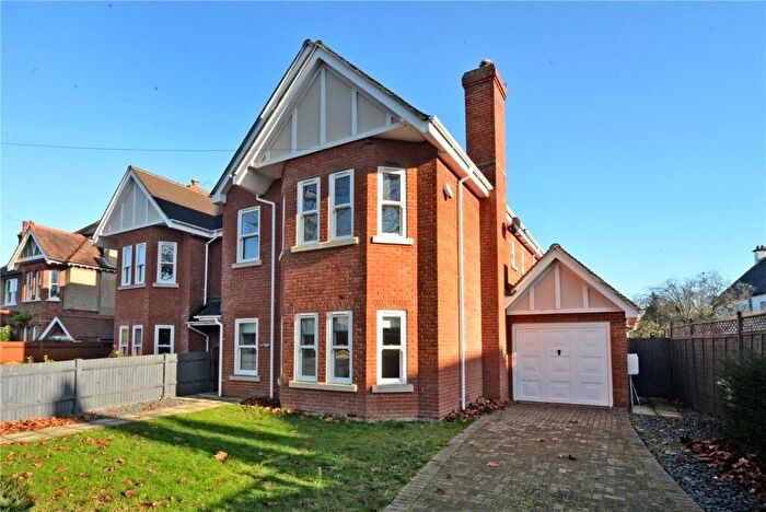 5 Bedroom Semi-Detached House To Rent In Cornwall Road, Cheam, Surrey, SM2