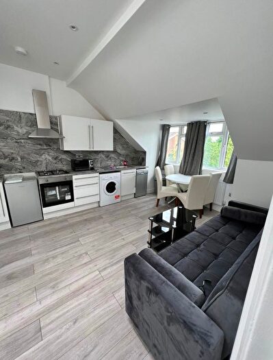 2 Bedroom Flat To Rent In Christchurch Avenue, Mapesbury, London, NW6