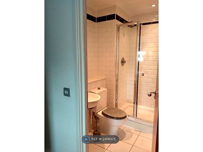 3 Bedroom Flat To Rent In Royal Arsenal, London, SE18