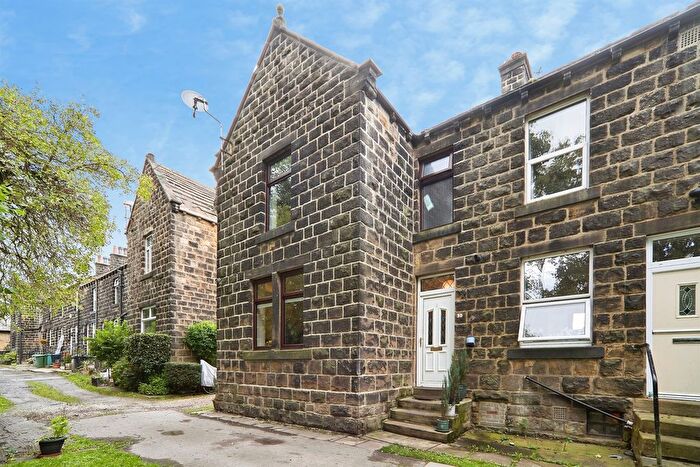 2 Bedroom End Of Terrace House For Sale In Park View, Yeadon, Leeds, LS19