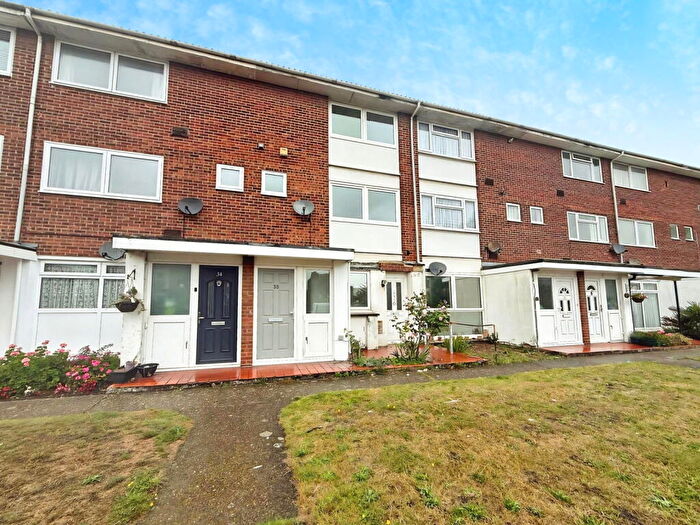2 Bedroom Maisonette For Sale In Goldsel Road, Swanley, BR8