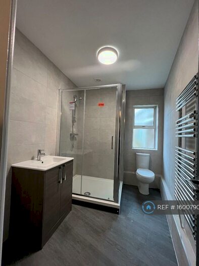 1 Bedroom Flat To Rent In Lammas Street, Carmarthen, SA31